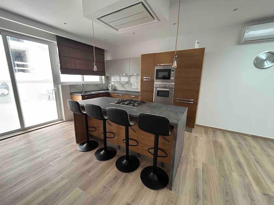 Апартаменты A Flat In The Heart Of Bugibba Сент-Полс-Бей Экстерьер фото