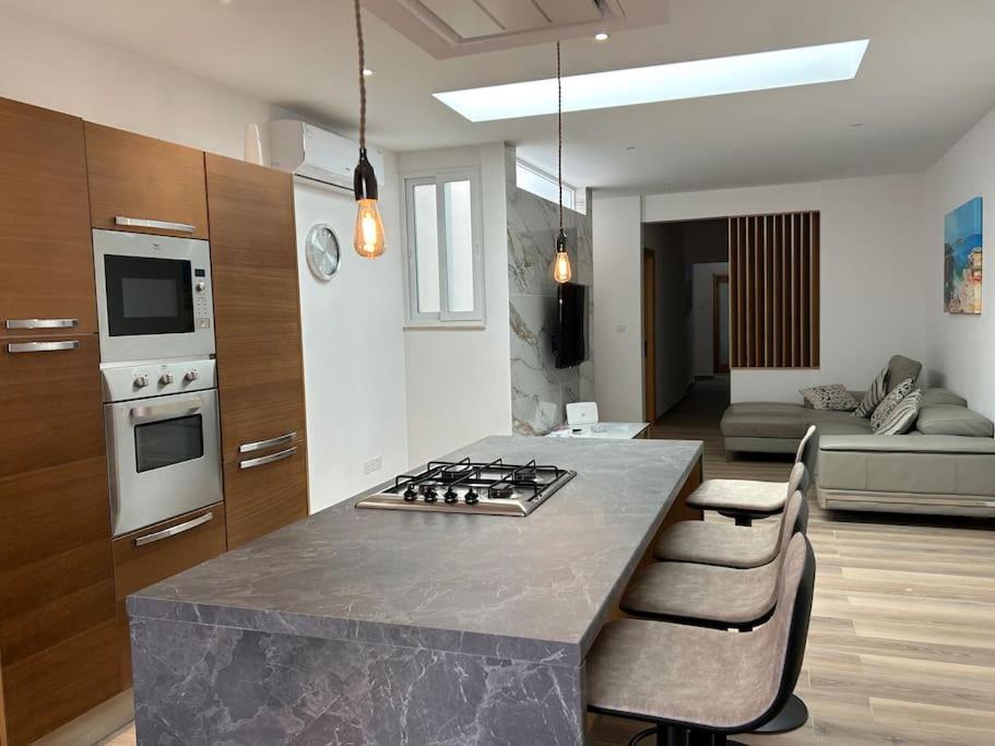 Апартаменты A Flat In The Heart Of Bugibba Сент-Полс-Бей Экстерьер фото